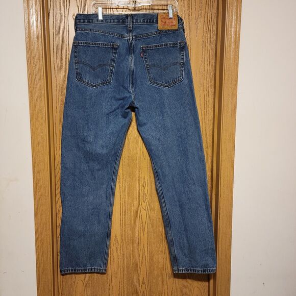 Levi's 505 Men's Jeans Size 36x32, Medium Blue Denim, Regular Fit, Straight Leg - Picture 2 of 11